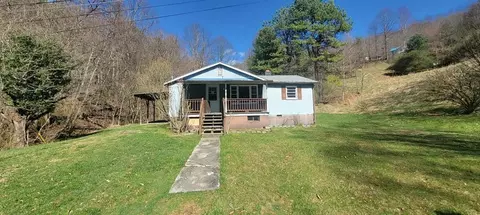 127 Wildflower Hl, Clintwood, VA 24228