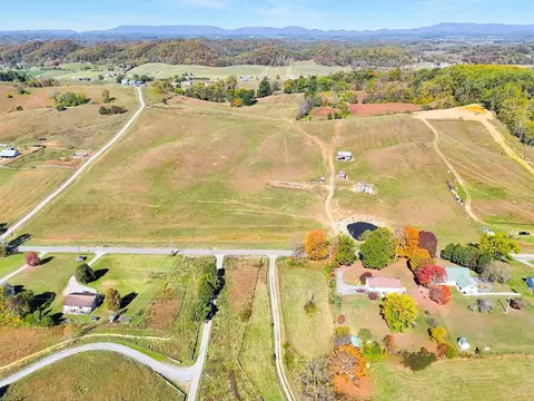 000 Rhea Valley Rd, Meadowview, VA 24361