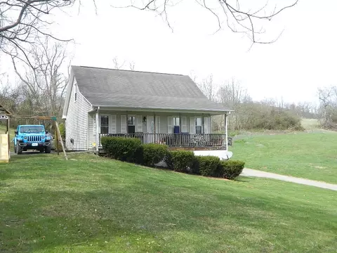 678 Blue Hills Dr, Glade Spring, VA 24340