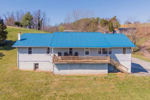 906 Cinnamon Run, Wytheville, VA 24382