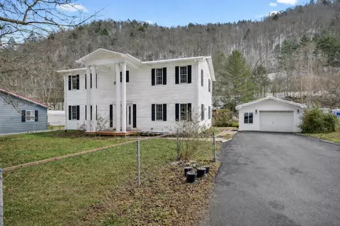 8232 Garden Creek Rd, Oakwood, VA 24631