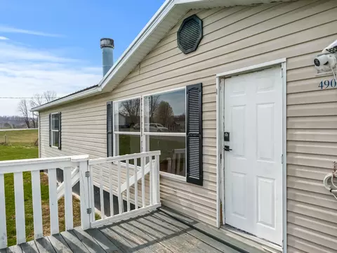 490 Bentwood Dr, Max Meadows, VA 24360 photo 2