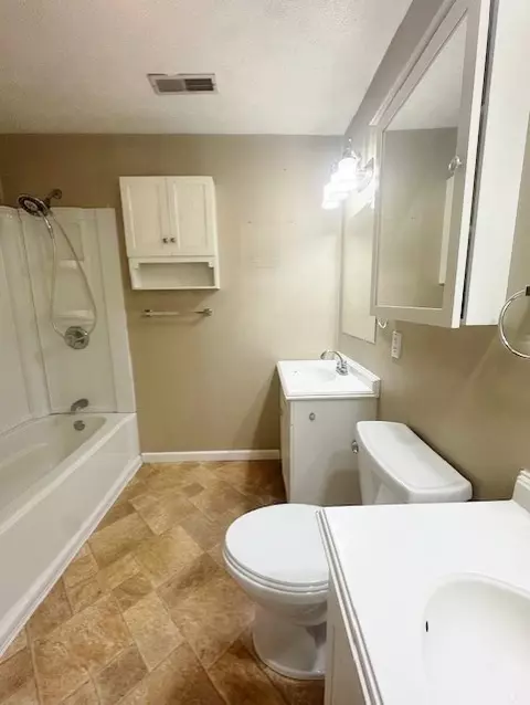 Bath - 413 Major Grahams Rd, Max Meadows, VA 24360 photo 1 of 4