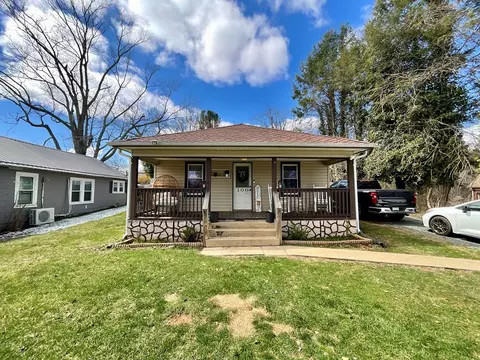106 1st Ave, Galax, VA 24333