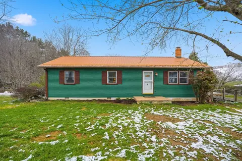 1208 Dry Rd, Speedwell, VA 24374