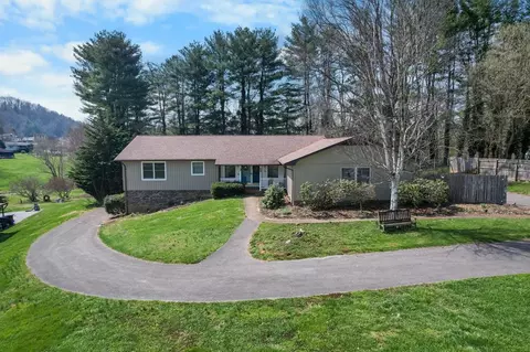 823 Birdie Dr, Abingdon, VA 24211