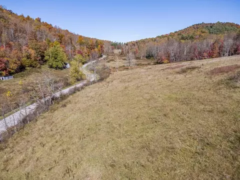 897 Phadettia Rd, Willis, VA 24380