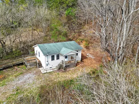 16155 Benfield Ln, Mendota, VA 24270