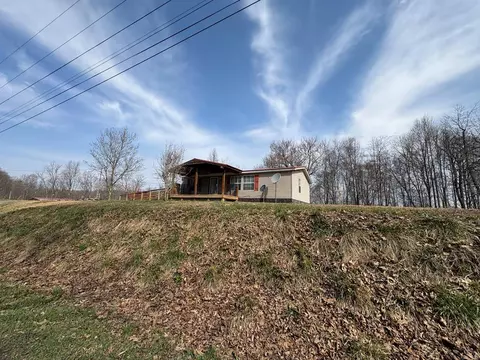 1729 Horton Ridge Rd, Swords Creek, VA 24649