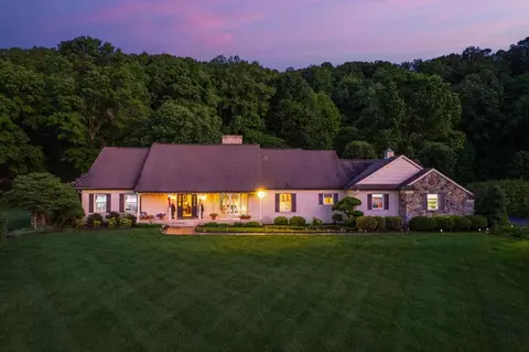 160 Fairway Dr, Abingdon, VA 24210