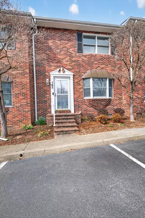 162 Traditition Pl, Bristol, VA 24201