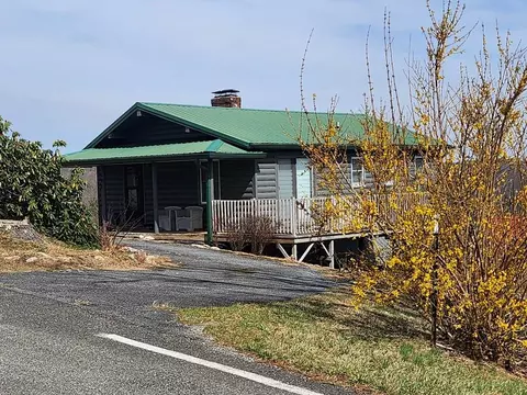 191 Panorama Dr, Fancy Gap, VA 24328