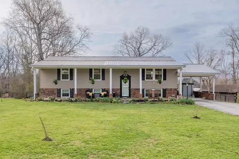 975 Mountain View Dr, Wytheville, VA 24382