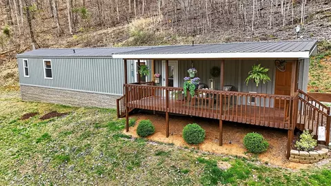 483 Trotters Ln, Gate City, VA 24251