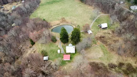 984 Cloverdale Ln, Independence, VA 24348