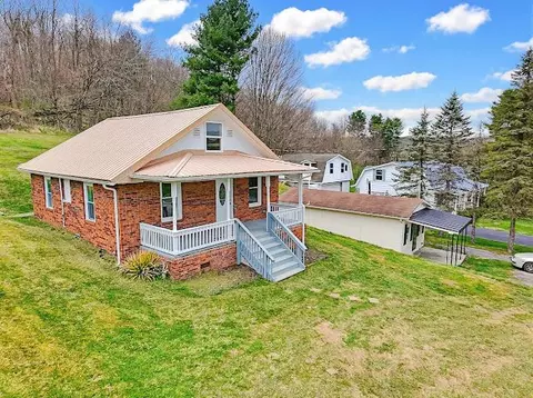 1927 1927 East Fincastle Tpke, Tazewell, VA 24651