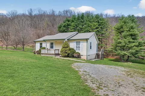 5285 Wardell Rd, Pounding Mill, VA 24637