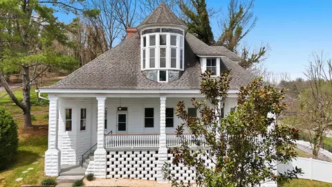 243 Mason Pl, Abingdon, VA 24210