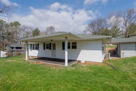 2 3rd St, Bland, VA 24315
