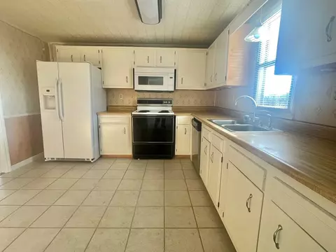 Kitchen - 143 Elm St, Pounding Mill, VA 24637 photo 1 of 2