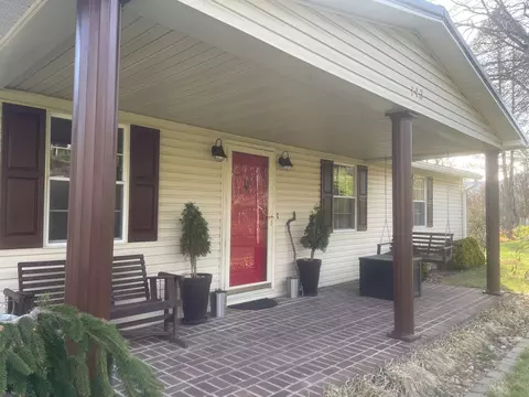 Exterior - 143 Elm St, Pounding Mill, VA 24637 photo 1 of 7