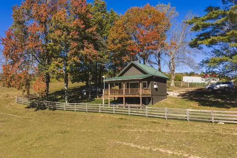 2038 Pilot View Dr, Hillsville, VA 24343