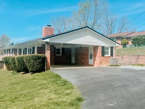 Exterior - 131 Stapleton St, Pounding Mill, VA 24637 photo 5 of 5