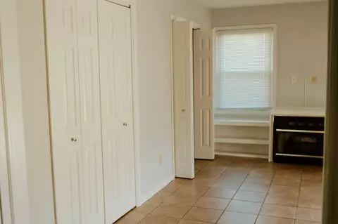 Entry Way - 131 Stapleton St, Pounding Mill, VA 24637 photo 1 of 3