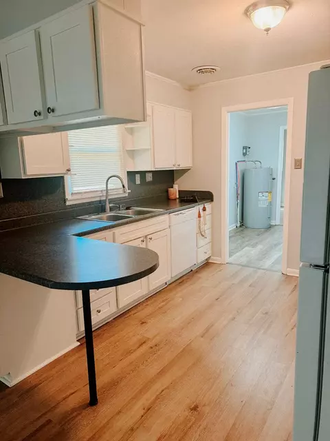 Kitchen - 131 Stapleton St, Pounding Mill, VA 24637 photo 4 of 5