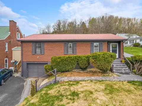 687 Riverside Dr, North Tazewell, VA 24630