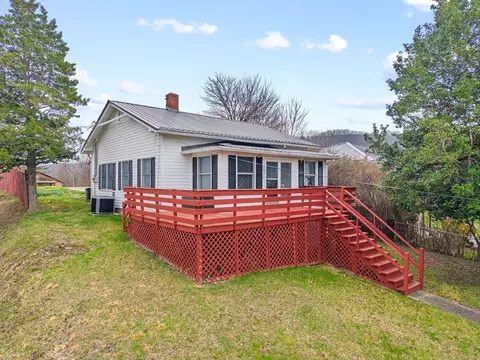 403 S Madison Ave, Pulaski, VA 24301
