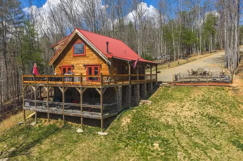 1670 Brick Haven Ln, Hillsville, VA 24343