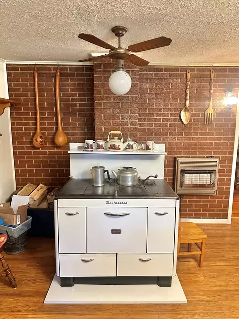 Kitchen - 68 Beths Ln, Cedar Bluff, VA 24609 photo 5 of 5