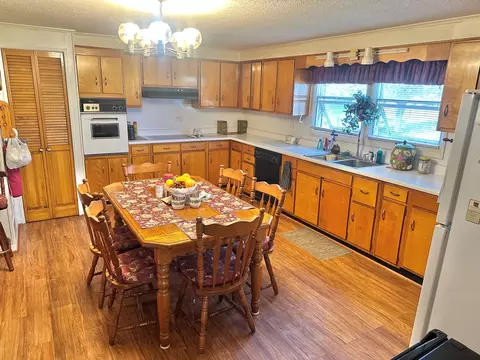Kitchen - 68 Beths Ln, Cedar Bluff, VA 24609 photo 3 of 5