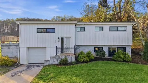 30182 Hillman Hwy, Meadowview, VA 24361