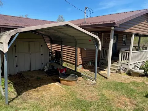 Exterior - 516 Volunteer Rd, Fancy Gap, VA 24328 photo 2 of 7