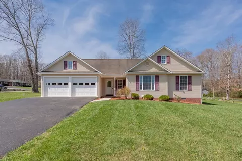249 N Brooke Elyse Ln, Max Meadows, VA 24360