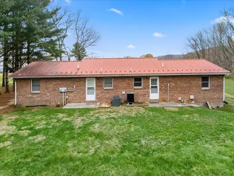 765-767 Ivanhoe Rd, Max Meadows, VA 24360 photo 3