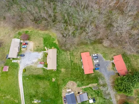 765-767 Ivanhoe Rd, Max Meadows, VA 24360 photo 8