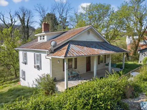 329 Fir St, Gate City, VA 24251