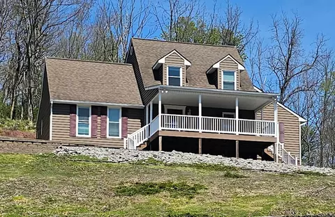 945 Fincastle Tpke, Tazewell, VA 24651