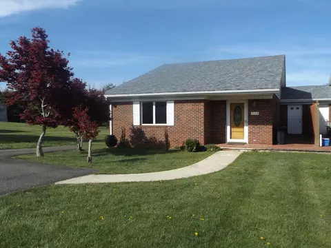 1114 Childress St, Hillsville, VA 24343