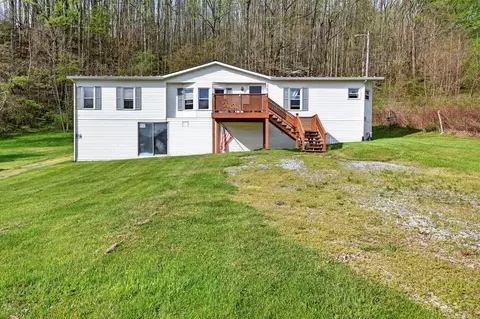 2122 Wren Ln, Marion, VA 24354