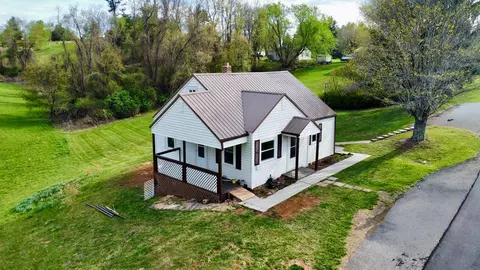 134 Poplar Grv, Galax, VA 24333