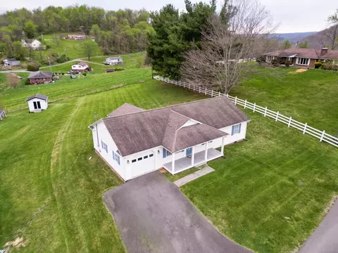 View/Area - 529 529 Grannys Rd, Pounding Mill, VA 24637 photo 2 of 2