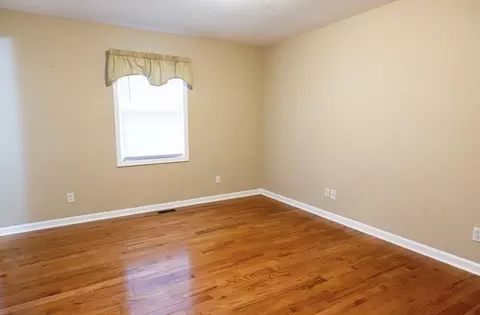 Bedroom - 529 529 Grannys Rd, Pounding Mill, VA 24637 photo 1 of 3