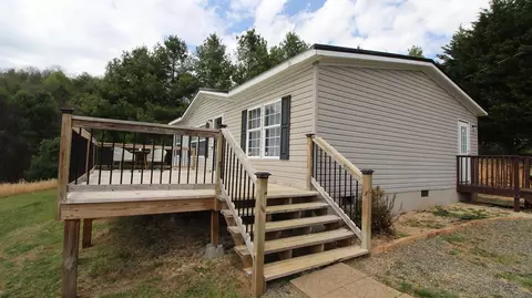 98 Foxfire Ln, Galax, VA 24333 photo 3