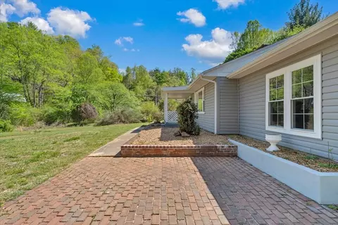 Exterior - 112 Frankie Ln, Stuart, VA 24171 photo 2 of 11