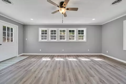 Living - 112 Frankie Ln, Stuart, VA 24171 photo 8 of 9