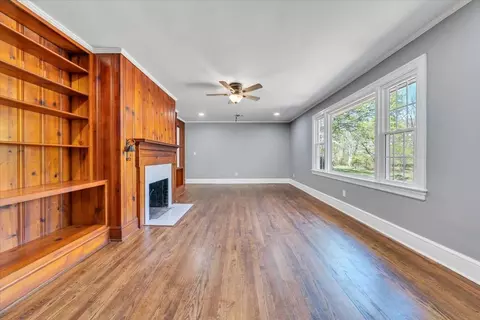 Living - 112 Frankie Ln, Stuart, VA 24171 photo 2 of 9